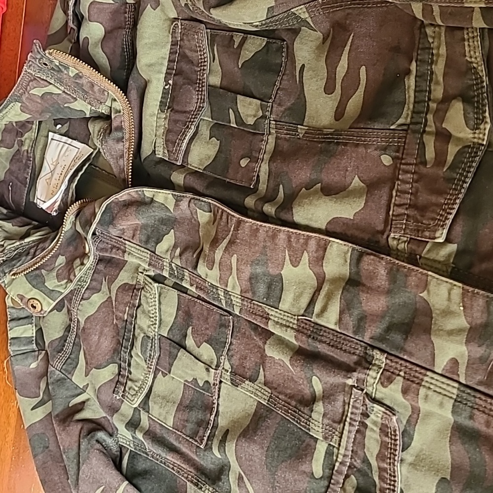 Camo Utility Jacket - Picture 2 of 3